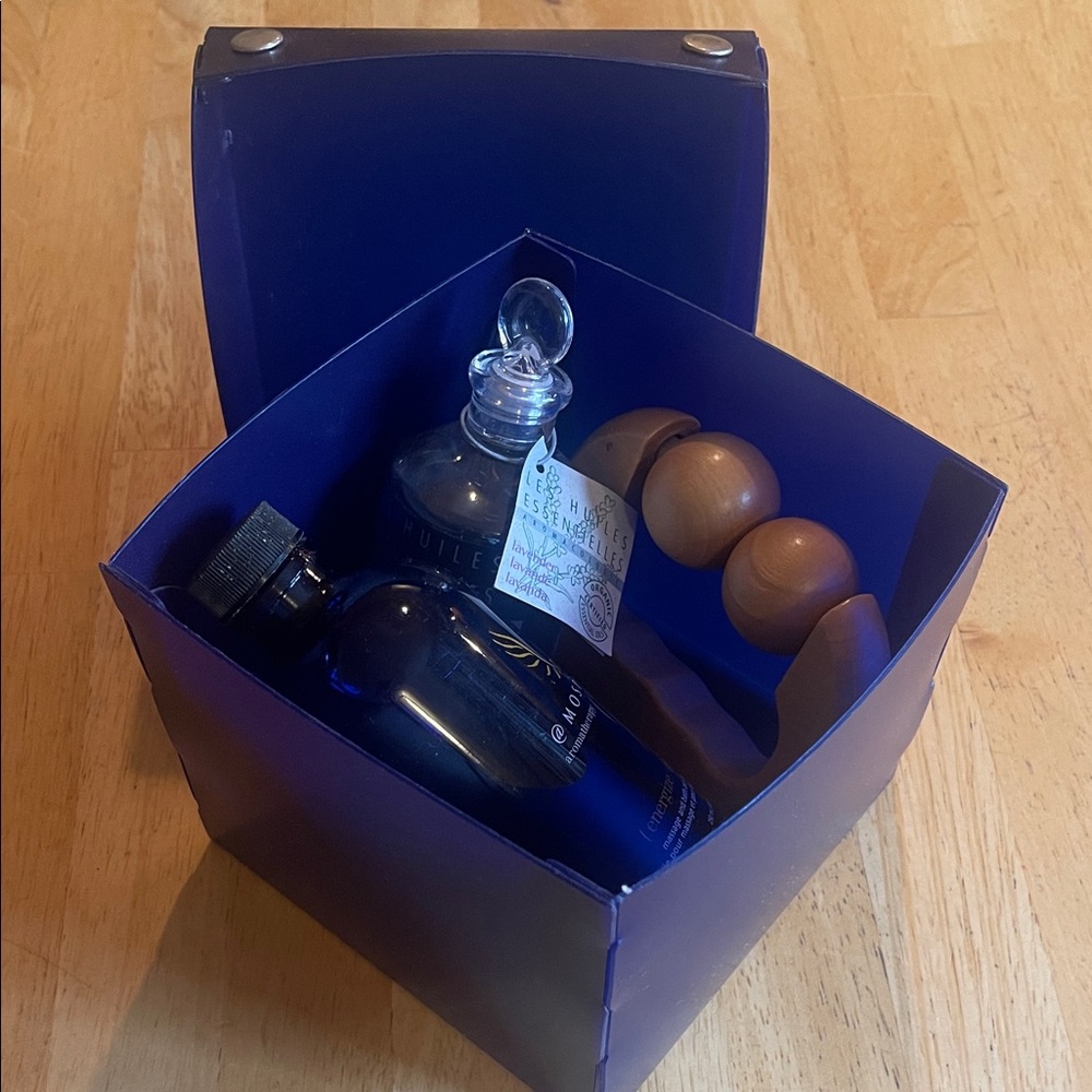 Yves Rocher Massage Kit in Blue Gift Box